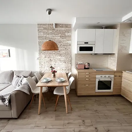 Shells & Pearls 4 Pax Near With Balcony *