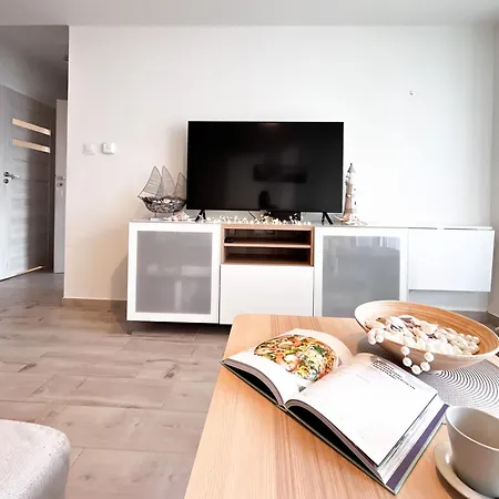 Shells & Pearls 4 Pax Near With Balcony Rewal