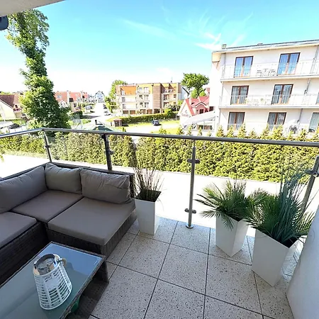 Shells & Pearls 4 Pax Near With Balcony Apartman Rewal