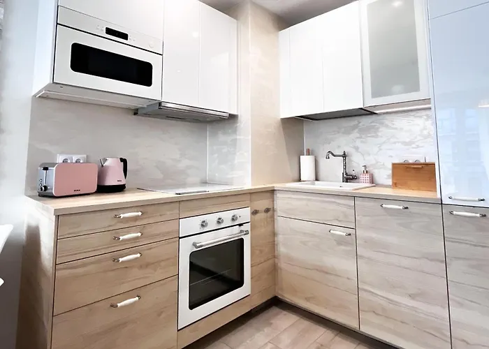 Shells & Pearls 4 Pax Near With Balcony شقة