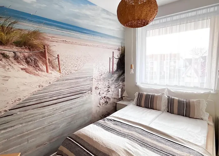 Shells & Pearls 4 Pax Near With Balcony