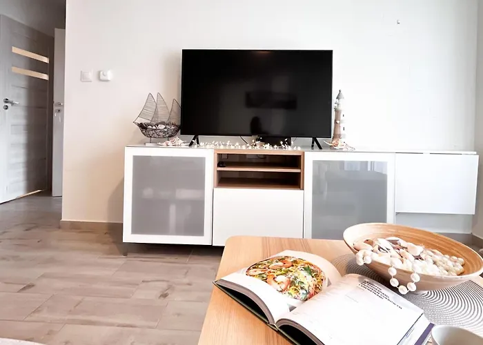 Shells & Pearls 4 Pax Near With Balcony ريفال